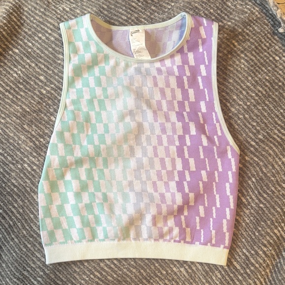 Fabletics || NWOT Kerri Seamless Crop Tank (S) - Picture 4 of 9